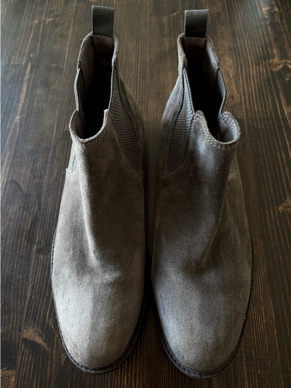 Clarks Men's Suede Chelsea Boots in Gray